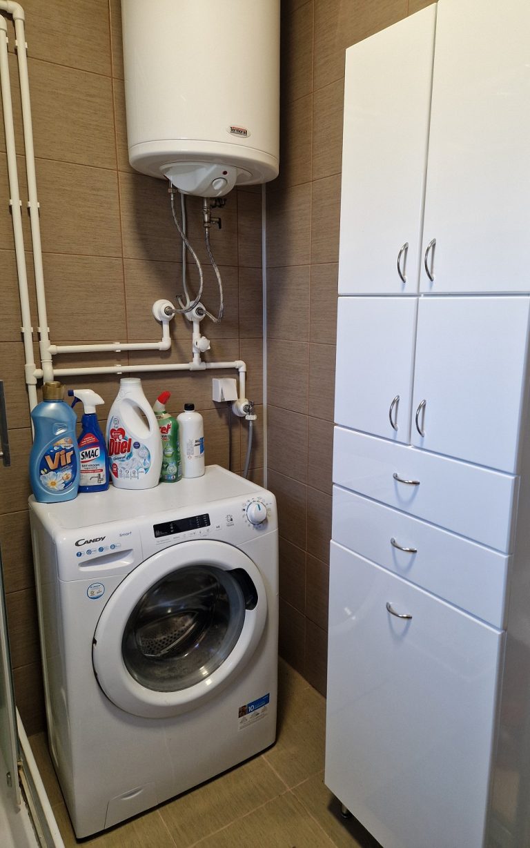 kupatilo i veš mašina limenko