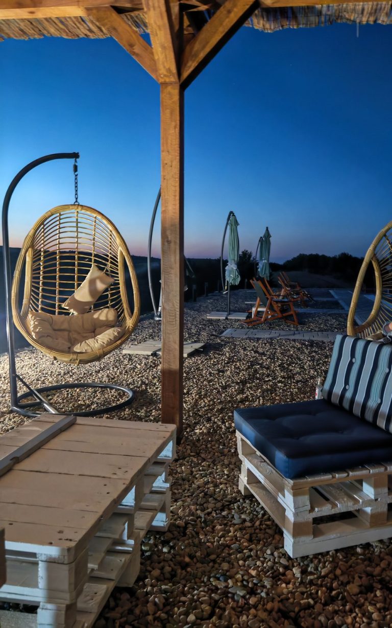 mesečina pored bazena u šumadiji