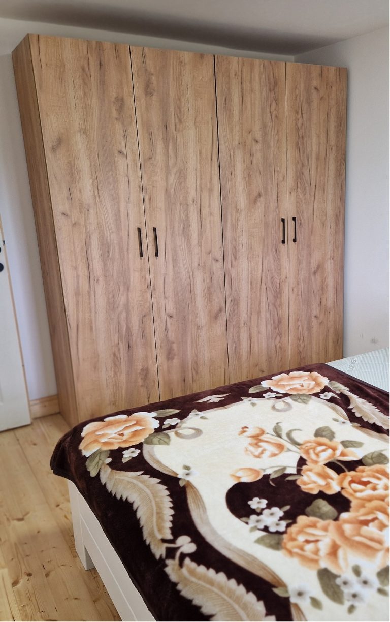 ormar u spavaćoj sobi zemičke