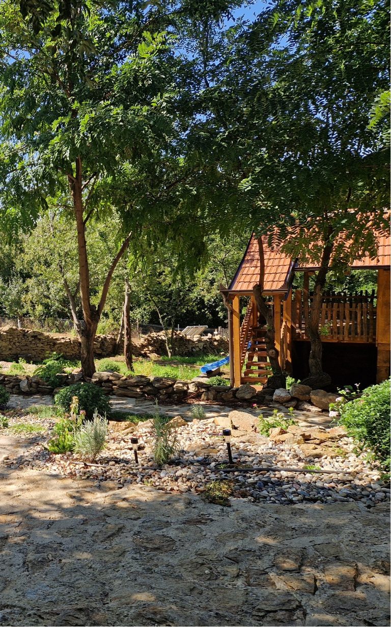 pogled na kućicu iz limenka