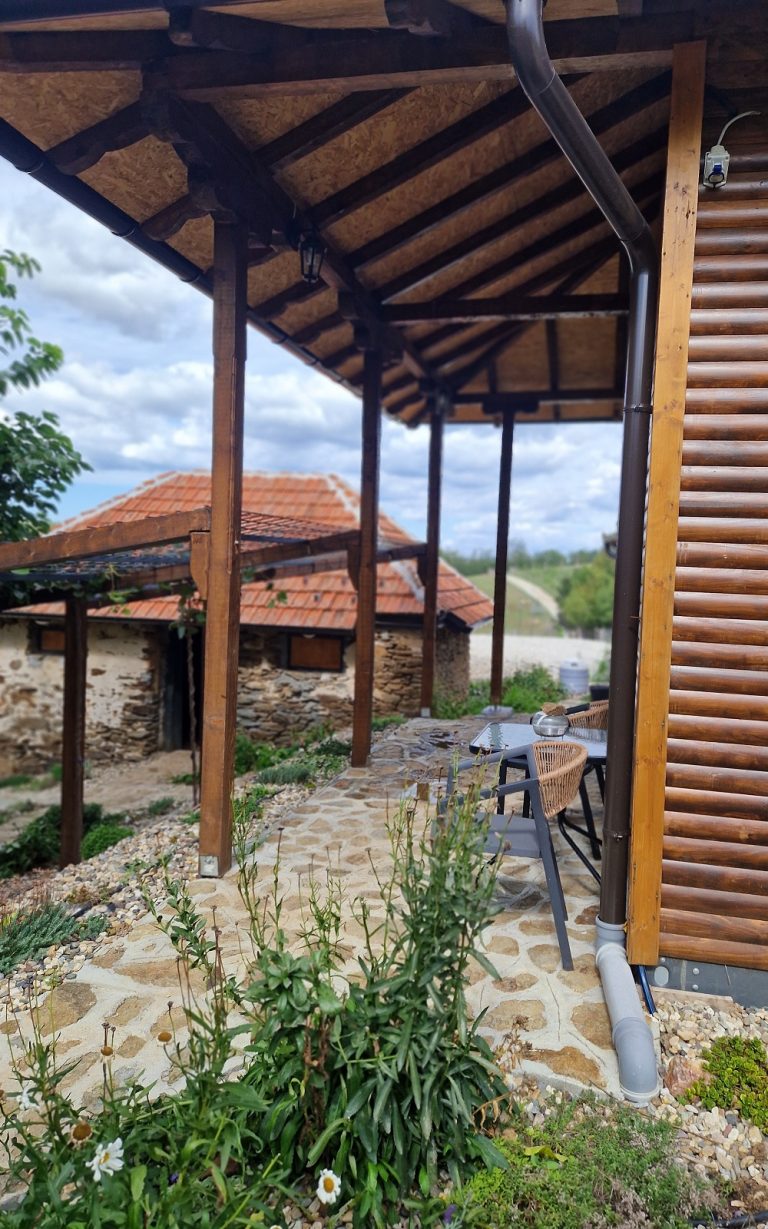 pogled sa terase drvenka