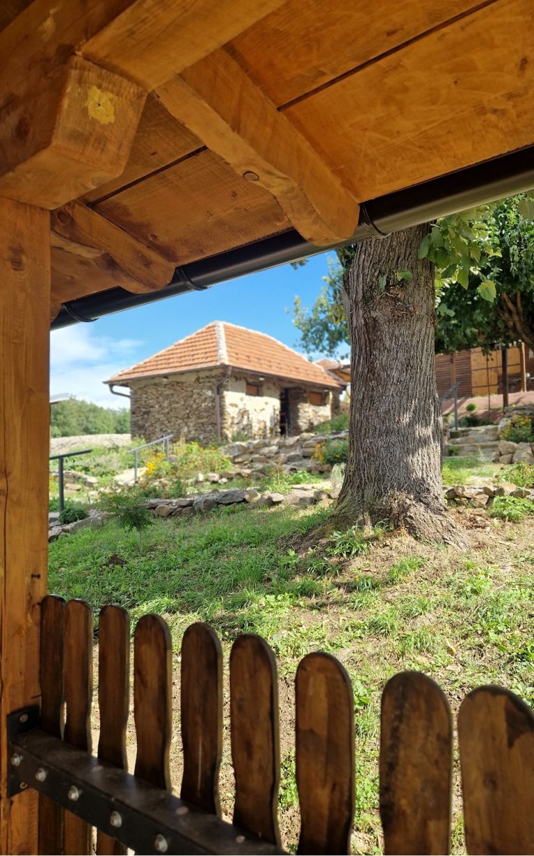 pogled sa terase zemička