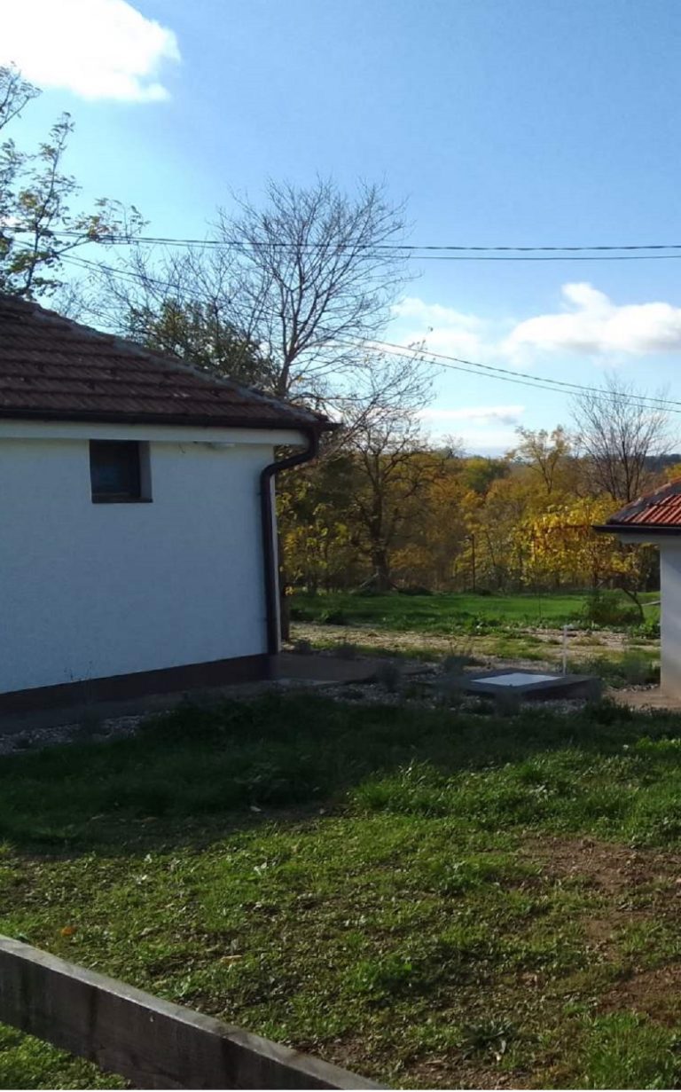 smeštaj ognjilo i ognjište ispred