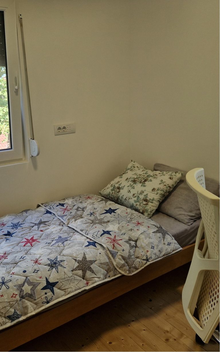 soba za spavanje limenko