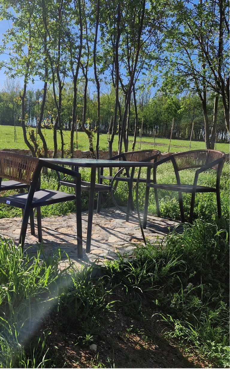 terasa u hladovini limenka