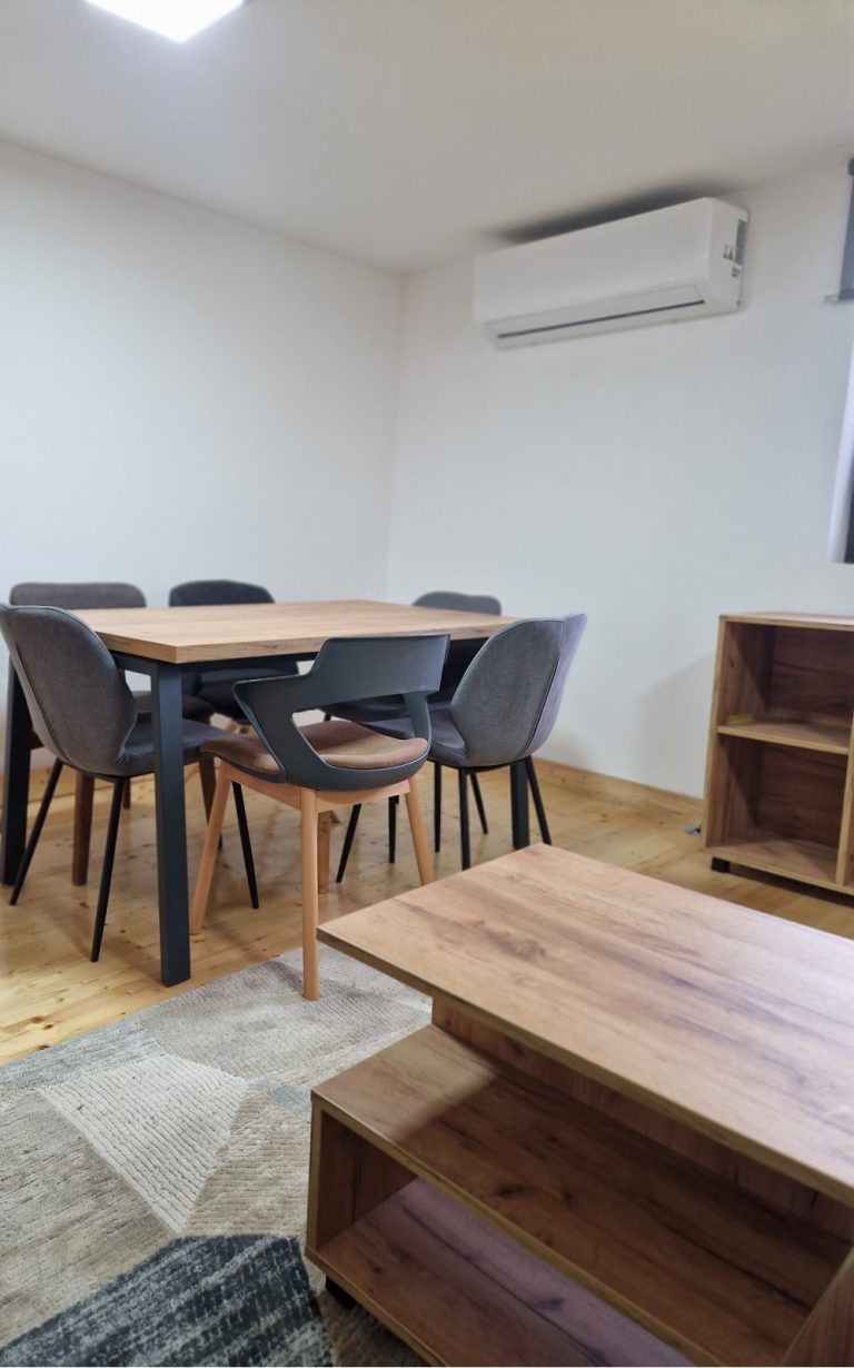 trpezarija kdo zemičke